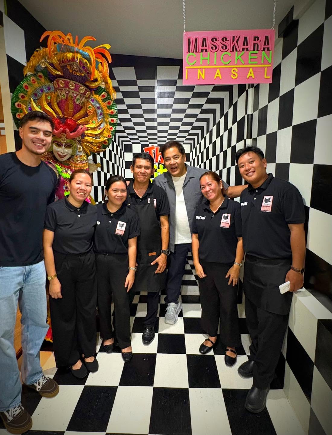 Martin Nievera with the Masskara Chicken Inasal team at the La Salle branch